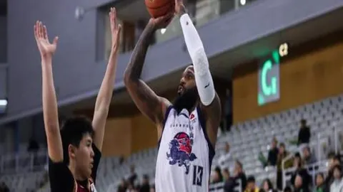 德甲荣耀之星：凯恩领衔，奥利塞、迪亚斯闪耀最佳阵容榜单！